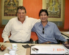 Andrade Henrique e Pedro Tuzino (esquerda). - Imagem: © Divulgação