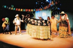 Espetáculo teatral Bumba-meu-boi. - Imagem: © Divulgação