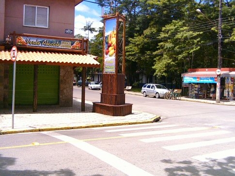 Esquina da rua Conceição com a rua Coronel Domiciano, no Centro. - Imagem: © Arquivo UbaWeb