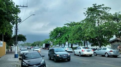 Avenida Leovigildo Dias Vieira, Itaguá, Ubatuba, SP. - Imagem: © RF UbaWeb