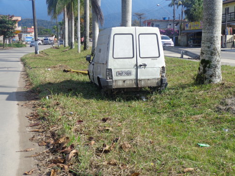  margem da rodovia, no Mato Dentro.